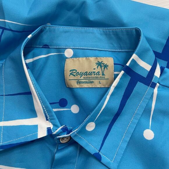 Royaura Hawaiian Men’s Blue Geometric Button Up Shirt Size Large - Picture 2 of 5